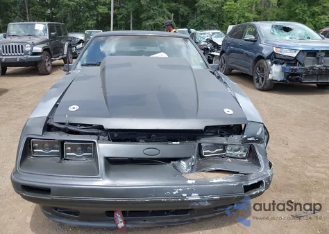 1985 Ford Mustang Lx/Gt z USA, uszkodzony, nr VIN 1FABP28M1FF229158